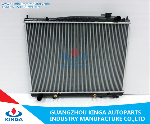 Chine Réservoir automatique 1995 - radiateur 1997 de Nissan TERRAND 95-97 PR50/TD27 à l'aluminium fournisseur