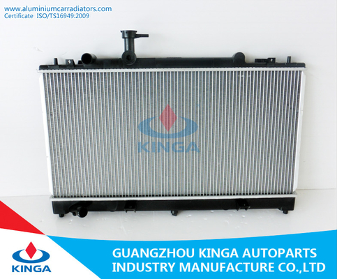 Chine Type scellé par radiateurs en aluminium de voiture d'OEM L327-15-200 de MAZDA 6-02-03 fournisseur