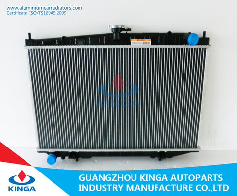 Chine Radiateurs de véhicule de radiateurs de voiture de haute performance pour la TA U13 de Nissan Bluebird 93-98 fournisseur