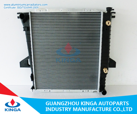 Chine GARDE FORESTIÈRE d'OEM ZZP315200 FORD '98-01 aux radiateurs classiques de voiture pour le système de refroidissement fournisseur
