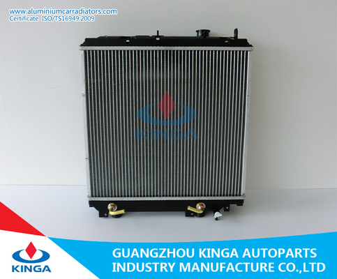 Chine Radiateur en aluminium de haute performance pour la transmission d'automobile de l'an RZY220/230 2001 de Dyna fournisseur