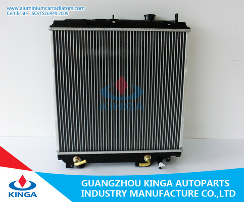 Chine Toyota Dany Rzy220/230 01 à la représentation des véhicules à moteur de radiateurs de réparation en aluminium de radiateur fournisseur
