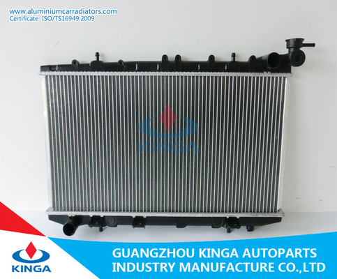 Chine Radiateur de Nissan pour le radiateur de refroidissement de voiture de la TA de Nissan INFINITI'98-00 G20 fournisseur