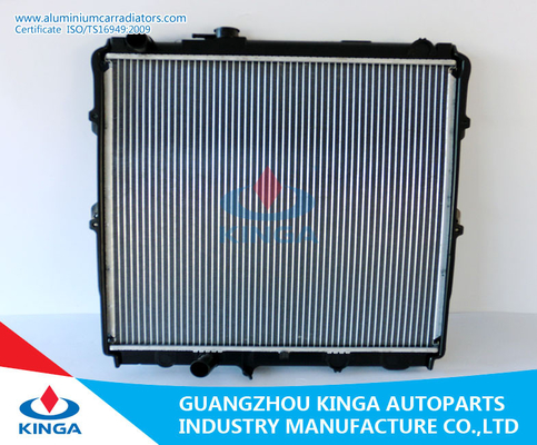 Chine Radiateur en aluminium Hilux KZN165R radiateur automatique fait sur commande de la TA LN167/5l de 1999 de Toyota/ fournisseur