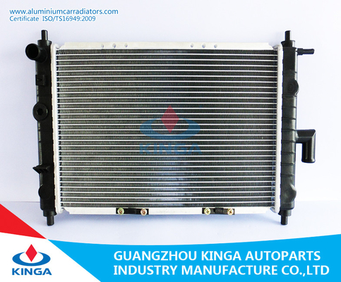 Chine Réservoir en plastique de radiateur de voiture de radiateur automatique de transmission manuelle de Daewoo MATIZ '01 fournisseur