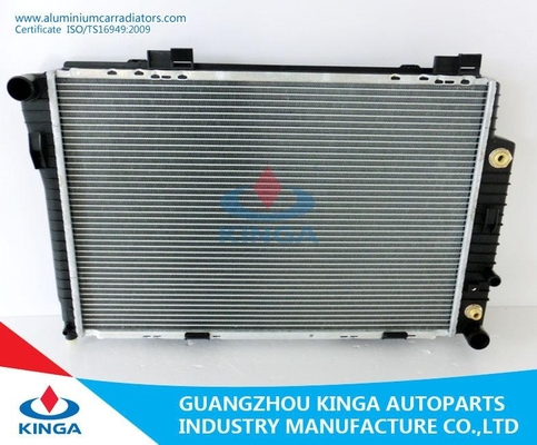 Chine PA automatique faite sur commande 617*418*32mm de radiateur de benz de Mercedes de radiateur de plat fournisseur