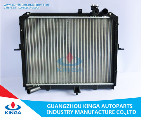 Chine Aluminium de pièces d'auto de haute performance emballant le radiateur KIA K-SERIE'MT fournisseur