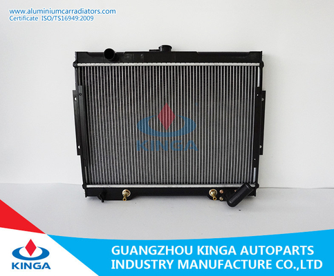 Chine L047/COLLECTE L200 86-91 à l'épaisseur 32/36mm de noyau de radiateur de Mitsubishi fournisseur