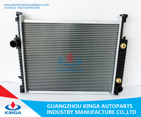 Chine Radiateurs en aluminium 3E36/325TD'90-99 pour BMW, radiateur fait sur commande de voiture de performances de voiture fournisseur