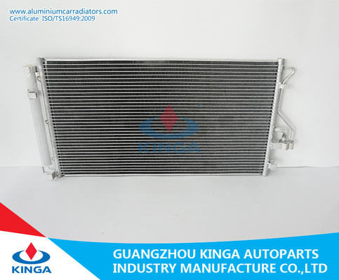 Chine Condensateur automatique de refroidissement de représentation de taille pour OEM 2009 de Hyundai IX35 976062Y500 fournisseur