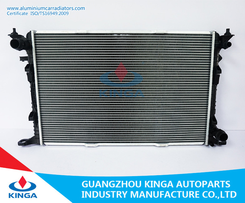 Chine Le radiateur en aluminium fait sur commande de pièces de rechange de voiture remplacent AUDI modèle A6 (C7) 2.8/3.0T 10 après marché fournisseur