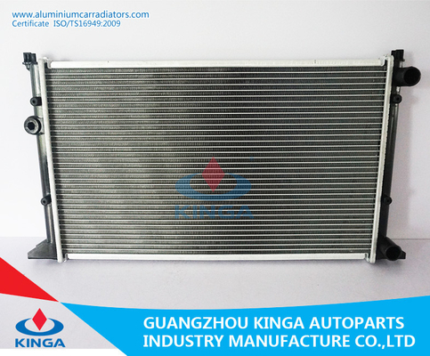 Chine Le radiateur fait sur commande de voiture soudé par aluminium s'est adapté pour le golf 3/OEM 1HM121253A de Jetta/Vento 91 fournisseur