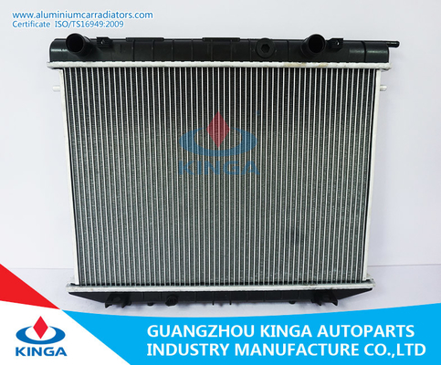 Chine Radiateurs automatiques en aluminium pour Opel FRONTERA 91-95 pièces d'auto d'un wagon-citerne de plastique fournisseur
