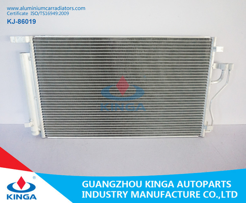 Chine Condensateur automatique de voiture/véhicule à C.A. du condensateur 97606-2S500 de Hyundai Kia Sportage (12-) fournisseur