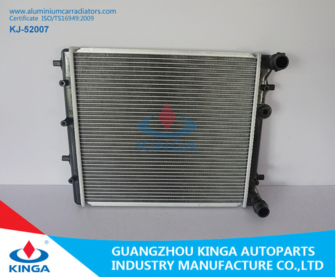 Chine Radiateur soudé par aluminium de radiateur de Mitsubishi pour le réservoir en plastique du golf 97/Fabia 99 PA66 + GF30 fournisseur