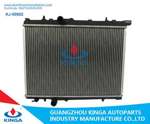 Chine 16 radiateurs en aluminium de voiture d'épaisseur de noyau de /22/26 millimètre pour Peugeot 206 Mt fournisseur