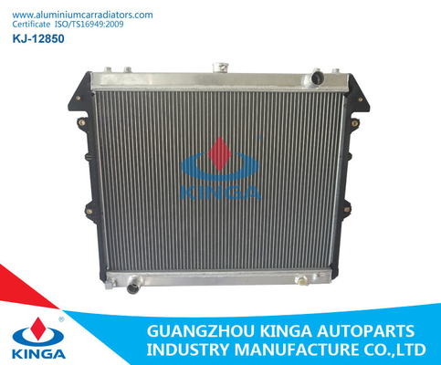 Chine Couleur argentée 16400-OC180/OC200/OC220 de radiateurs en aluminium professionnels de voiture fournisseur