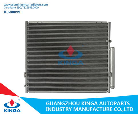 Chine Condensateur de climatiseur de Toyota pour Fortuner capacité de la mémoire 2005 - 2015 645 * 528 * 16 fournisseur