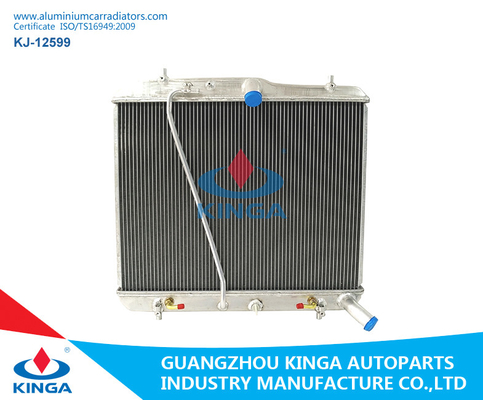 Chine Pleins radiateurs automatiques en aluminium soudés pour le système de refroidissement 2005 de Toyota Hiace fournisseur