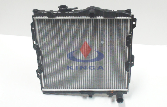 Chine Radiateur en aluminium de voiture pour le radiateur de Mitsubishi des pièces de rechange de l'automobile K722 fournisseur