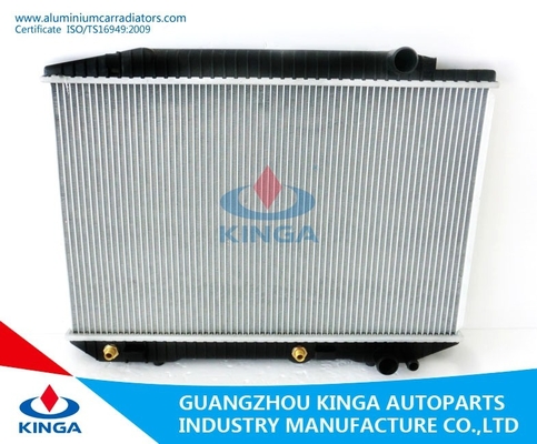 Chine Radiateur en aluminium du benz PA32 W126/560SE '79 - au réfrigérant à huile d'OEM 1265004803 38 * 330 fournisseur