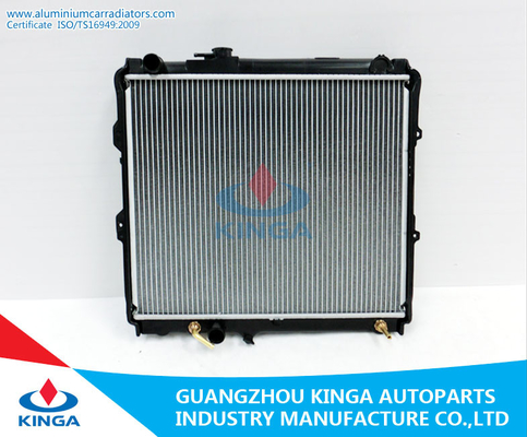 Chine Radiateur argenté de voiture pour la COLLECTE de Toyota HILUX à la PA 26/32/36 fournisseur