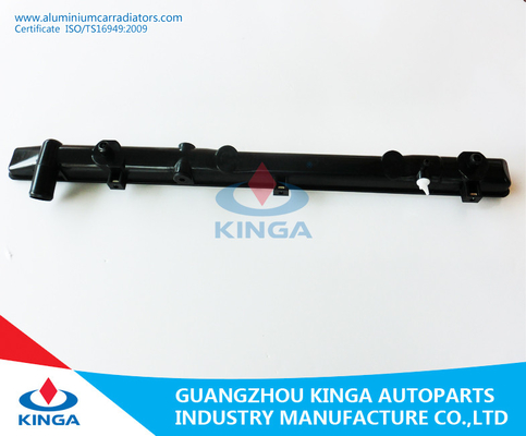 Chine Réservoir durable du fond de radiateur pour Toyota Carina 96-01 AT210 À fournisseur