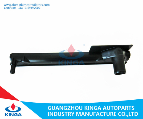 LA CHINE TA du réservoir Corollazre152 en plastique superbe la '06-07 de radiateur de Toyota de réservoir d'eau de radiateur fournisseur