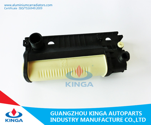 Chine Le réservoir du radiateur 316/318/520/525I de BWM partie les pièces automatiques de radiateur de l'année 1987-1995 fournisseur