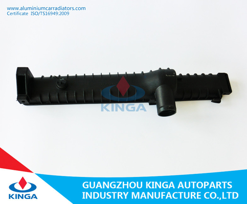 Chine Au réservoir en plastique BWM 316/318/320/325 de radiateur de transmission fournisseur
