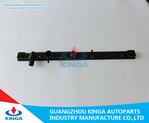 Chine Remplacement supérieur Mazda FAMILIA /323 1998-2003 de réservoir de radiateur de la PA 66 À fournisseur