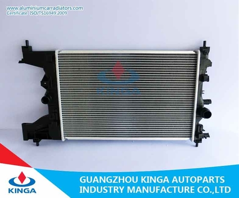 Chine Noyau en aluminium fait sur commande de radiateur de la TA PA16mm de GMC Curze '09-11 avec le réservoir fournisseur