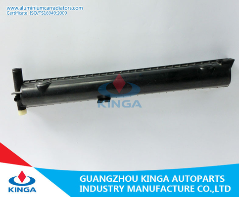 Chine Réservoir en plastique 124 de radiateur de la TA du benz W124/230E'84-93 500 2703/8903 fournisseur