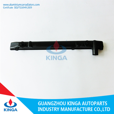 Chine OEM de plastique B5C7-15-200A de réservoir de radiateur de voiture de débouché de réservoir de radiateur de la TA de MAZDA B2200 fournisseur