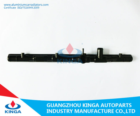 Chine Réservoir en plastique CAMRY de radiateur fait sur commande de pièces automobiles '89-91 SV21 fournisseur