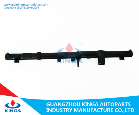 Chine Réservoir en plastique Mitsubishi Lancer '92-94 de radiateur supérieur du diamètre 35mm À dans la couleur noire fournisseur