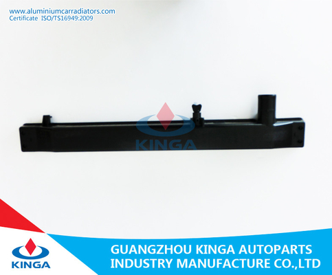 Chine Radiateur en plastique de réservoir de voiture pour la TA OE 16400-50200 de Toyota Landcruiser 98-02 UZJ100Q fournisseur