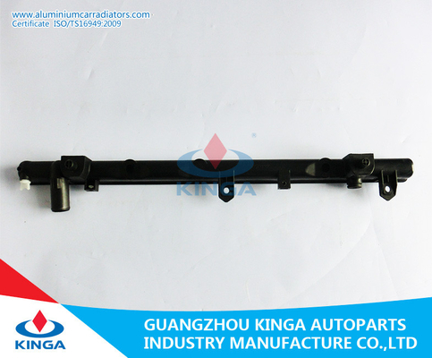Chine Réservoir en plastique d'OEM 16400-7A351/7A260/7A261Radiator pour TOYOTA IPSUM PICNIC'96 SXM15 fournisseur