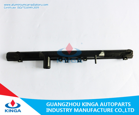 Chine Réservoir en plastique de radiateur de la PA 66 pour le remplacement de réservoir de radiateur d'IPSVM GAÏA CXM10'97-01 fournisseur