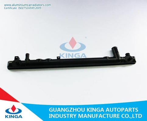 Chine Pièces de réservoir de radiateur, réservoir Toyota Crown'98-00 JZS155 de liquide réfrigérant pour le radiateur automatique fournisseur