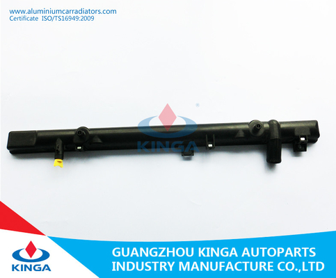 Chine Réservoir de radiateur de voiture/réservoir en plastique de courant du fond pour OEM 19010-P8C-A01 d'ACCORD de HONDA 1998-2002 fournisseur