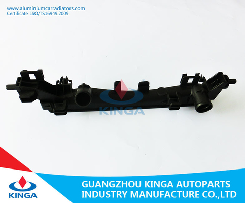 LA CHINE Moteur refroidissant le réservoir d'eau en plastique de radiateur automatique pour OEM 1300279/d'OPEL 2006 CORSA D 55701408 fournisseur