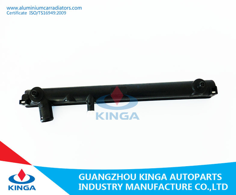 LA CHINE Liane de Suzuki de marché des accessoires/Aerio'02-07 au matériel du réservoir PA66 d'admission de radiateur de Raplacement fournisseur