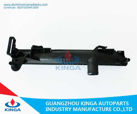 LA CHINE Radiateur en plastique de Renault de réservoir de radiateur de pièces d'auto pour CLIO/KANGOO 1,2' la TA 98-01 fournisseur