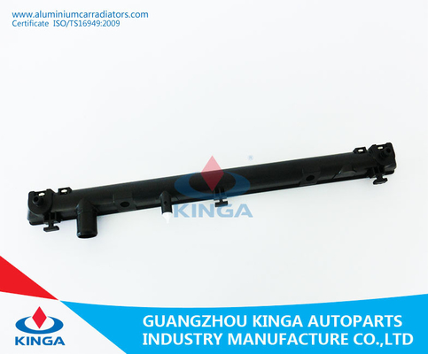 Chine Réservoir en plastique 17700-56B10/56B12 de récupération de liquide réfrigérant de réservoir de radiateur de Suzuki Vitara'88-97 TD01 fournisseur