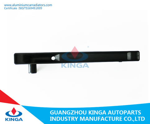 Chine Remplacement en plastique de réservoir de radiateur/de réservoir dessus de radiateur pour SUZUKI VITARA'97-MT fournisseur