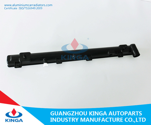 Chine Bon réservoir automatique de radiateur pour Subaru Impreza'92 - 97 au réservoir de radiateur de la voiture 45199-FA030 fournisseur