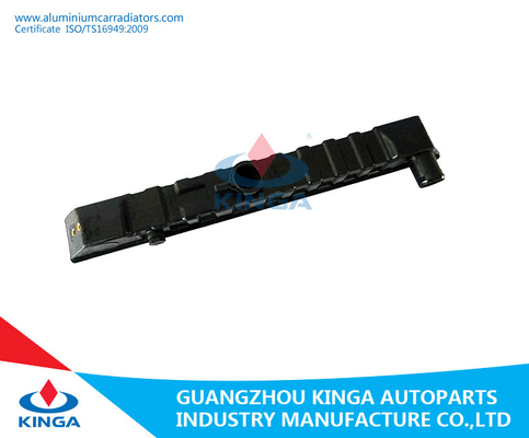 Chine Réservoir automatique de radiateur pour le réservoir de radiateur de voiture de la TA 16400-35370 de Toyota Hilux Pickup'86-93 fournisseur