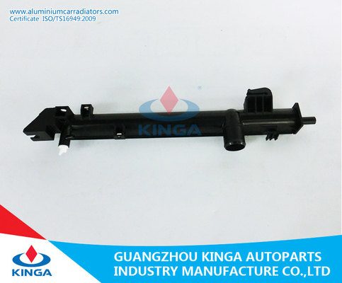 Chine réservoir en plastique de radiateur laissé par TAILLE de 48*466.5MM pour la TA de CHRYSLER PACIFICA'07-08 fournisseur