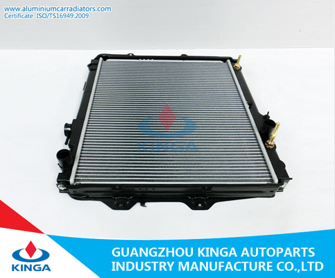 Radiateur argenté de voiture pour la COLLECTE de Toyota HILUX à la PA 26/32/36 fournisseur